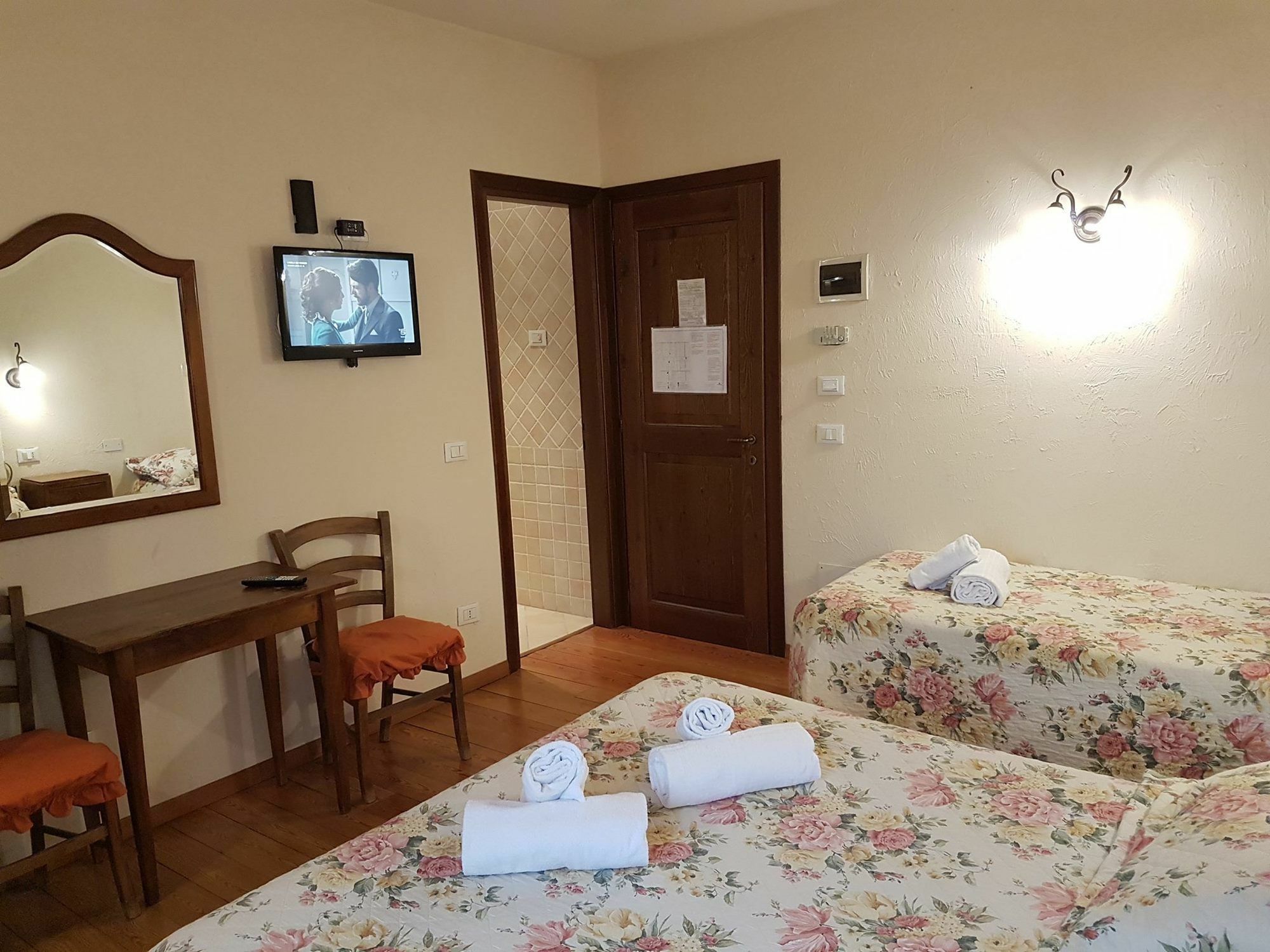 Hotel Il Casolare 노에라 외부 사진